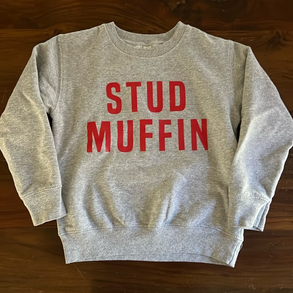 Grey Crewneck sweatshirt stud muffin size 5/6